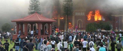  प्रदर्शनकारीद्वारा राष्ट्रपति भवनमा आगजनी 